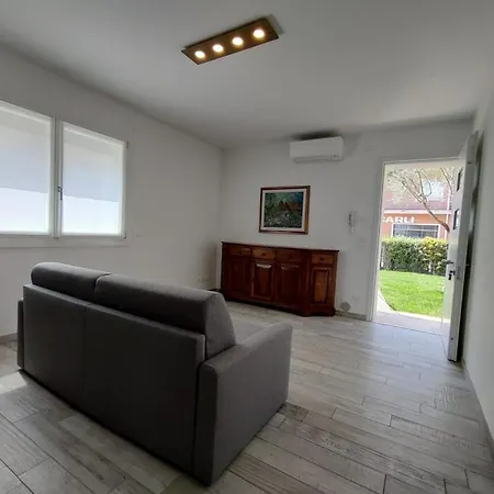 Situated Not Far Beach דירה Torre di Fine